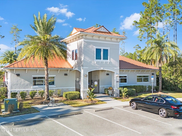 view of front of property