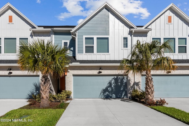 view of front of property featuring a garage