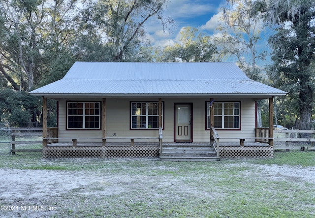 view of front of home with covered porch