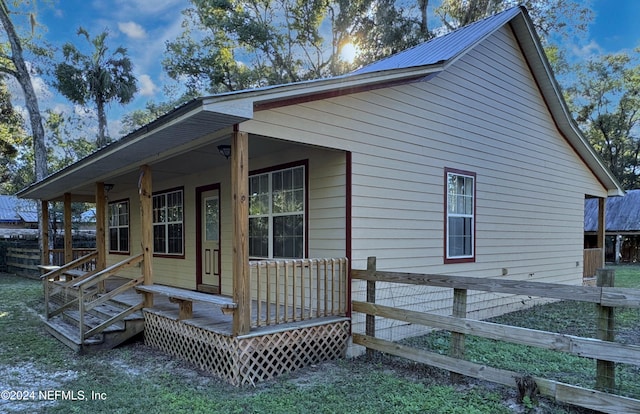 view of front of home with covered porch