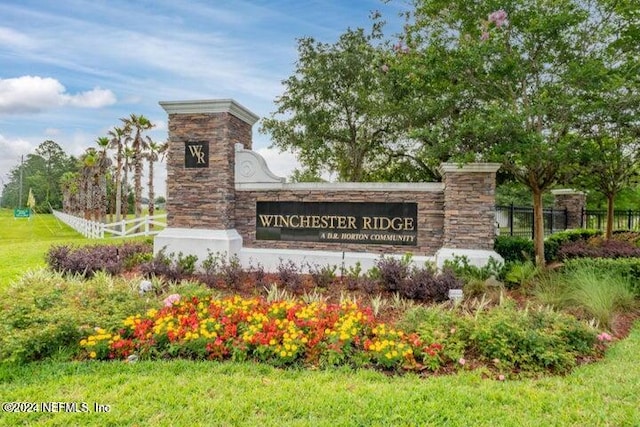 view of community / neighborhood sign