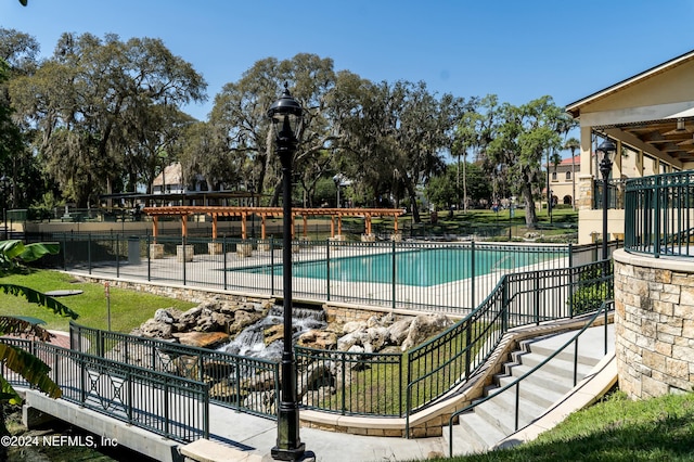 view of swimming pool