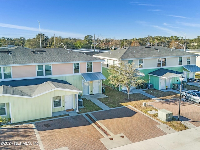 156 Sandy Beach Ln, Atlantic Beach, FL 32233 - view of front of home featuring board and batten siding