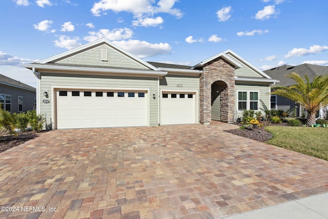 view of front facade featuring a garage