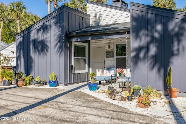 view of property entrance