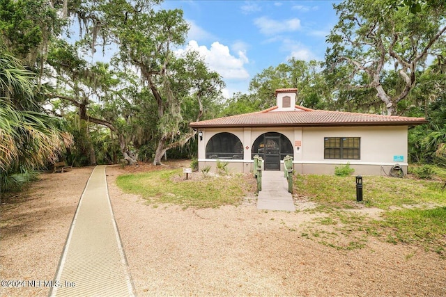 view of mediterranean / spanish-style house