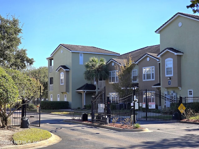 view of front facade