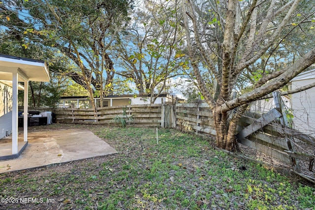 view of yard with a patio