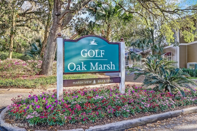 view of community / neighborhood sign