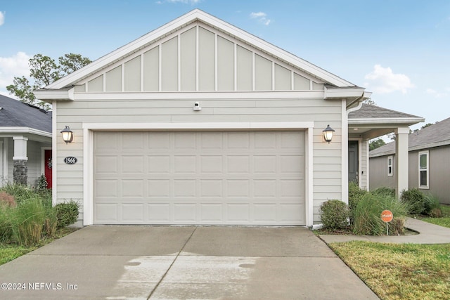 view of front facade with a garage