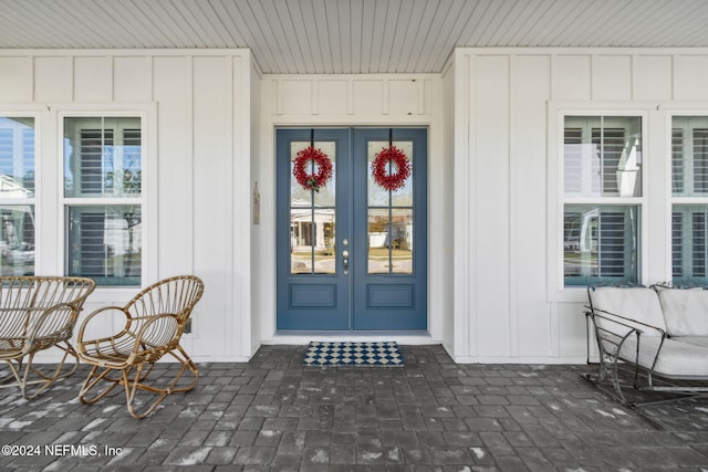 entrance to property with covered porch