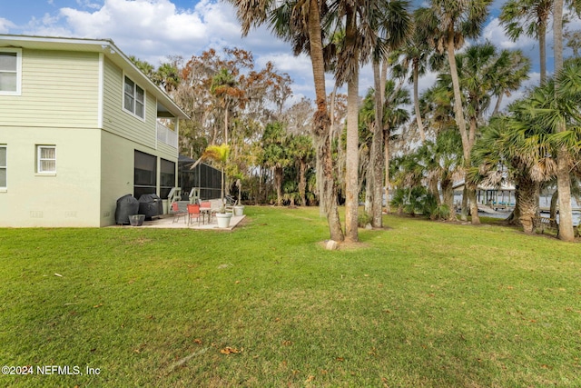 view of yard with a patio