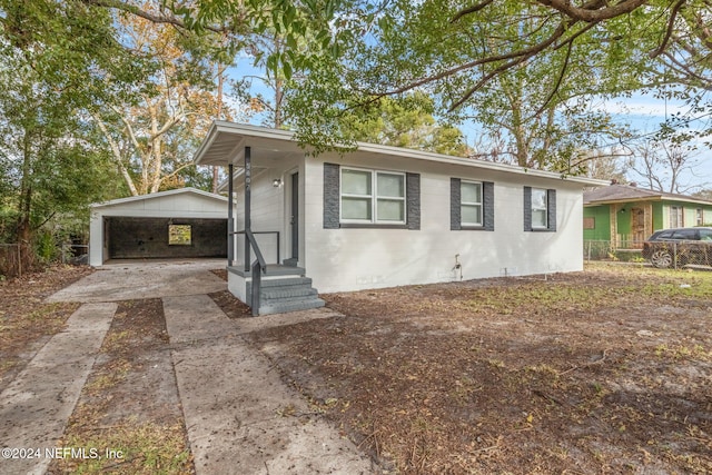 view of front facade featuring a carport