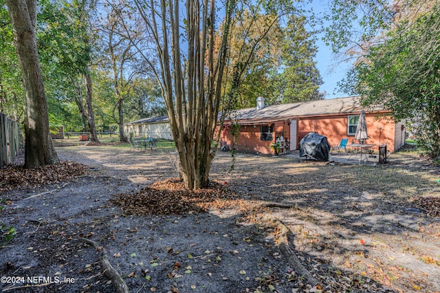 view of yard featuring a patio