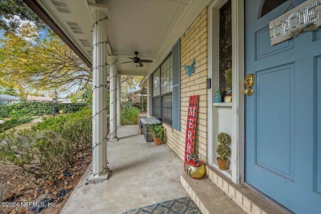 view of patio / terrace with covered porch and ceiling fan