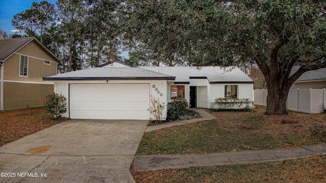 view of front facade featuring a garage