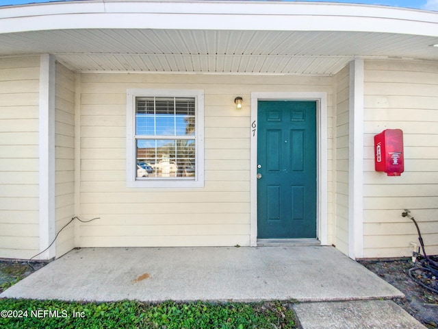 view of property entrance