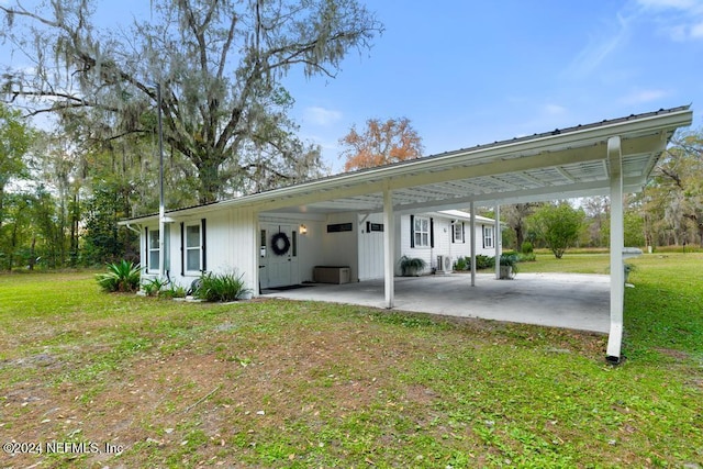 exterior space featuring a yard