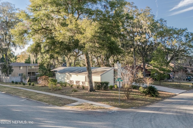 view of front of property