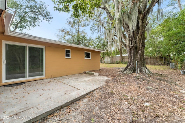 view of yard with a patio area