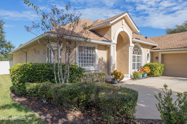 view of front of house featuring a garage