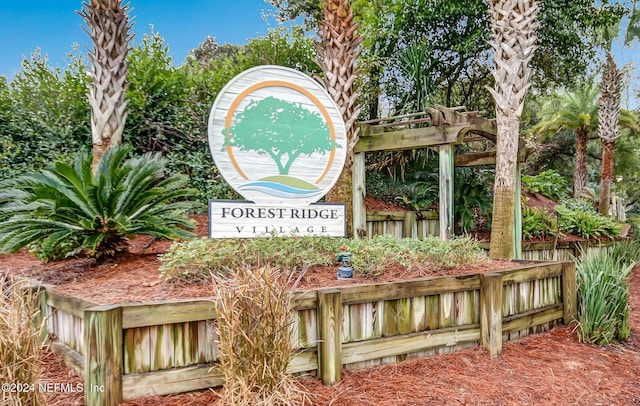 view of community / neighborhood sign