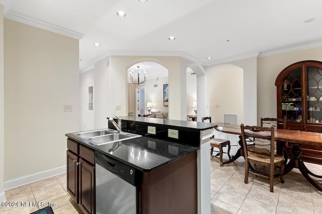 kitchen with dishwasher, ornamental molding, a center island with sink, and sink