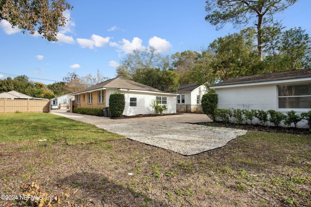 exterior space featuring a lawn