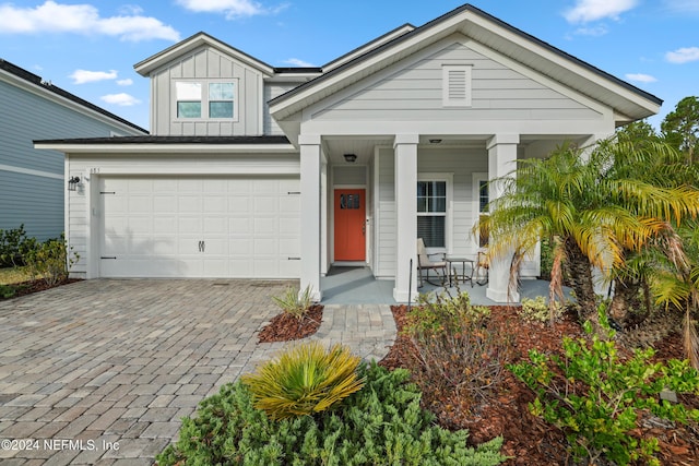 view of front of house featuring covered porch