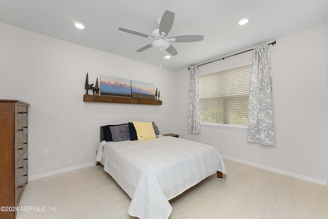 bedroom featuring ceiling fan