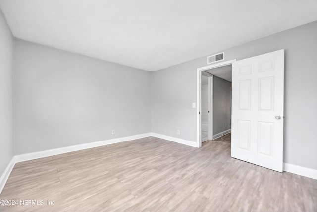 empty room featuring light hardwood / wood-style flooring