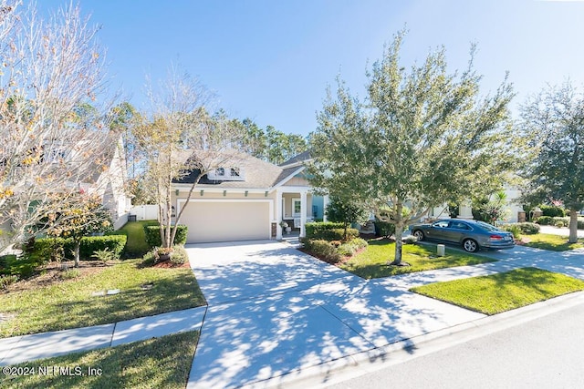 view of front facade with a front yard