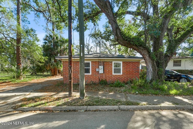 view of front of property