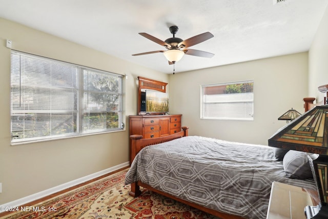 bedroom with ceiling fan