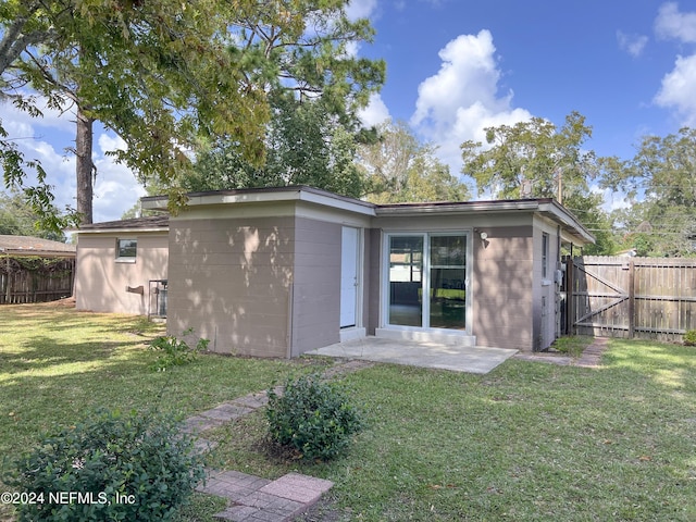 Listing photo 3 for 128 Rollin Dr, Orange Park FL 32073