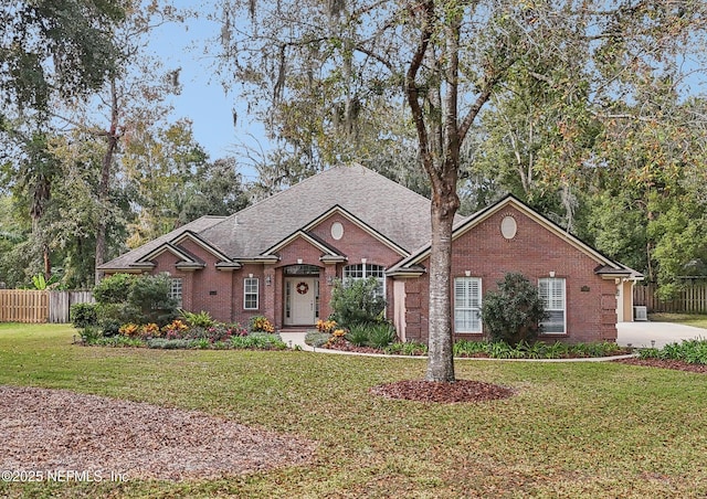 view of front of house featuring a front yard