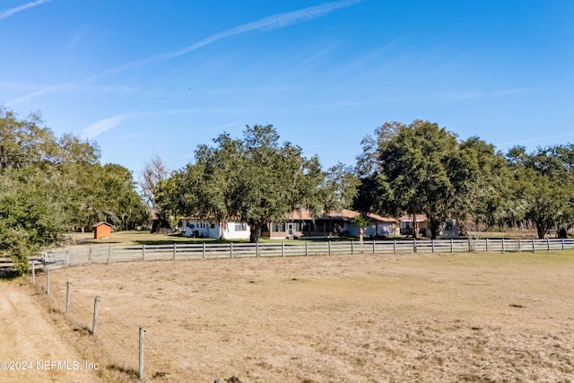 view of yard featuring a rural view