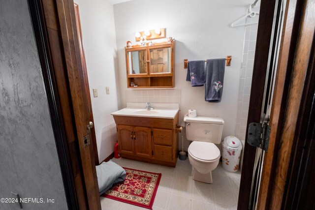 11289 SW 85th Ave, Hampton, FL 32044 - full bath with vanity and backsplash