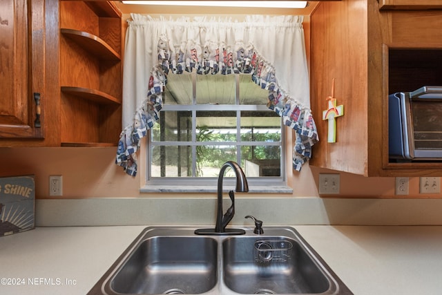 kitchen featuring sink