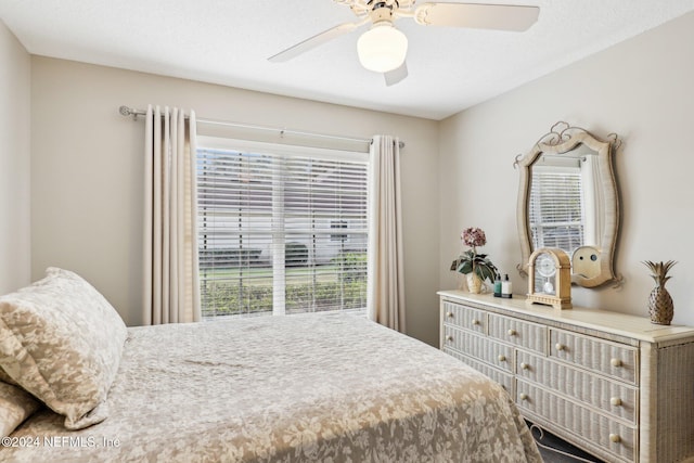 bedroom with ceiling fan