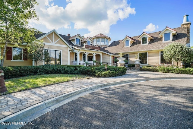 view of front of house featuring a porch