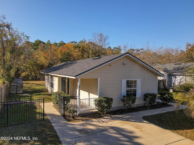 view of front of property featuring a porch