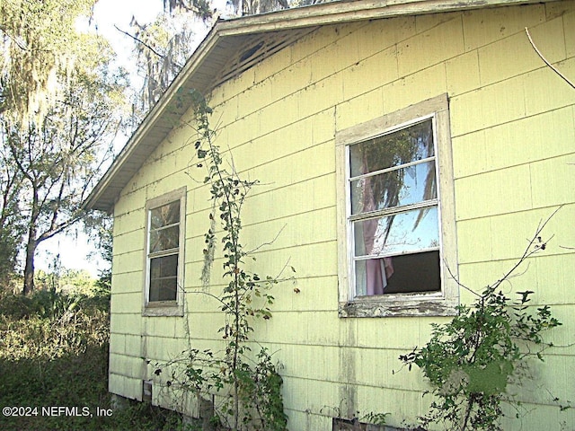 view of side of property