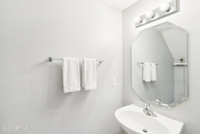 bathroom featuring sink