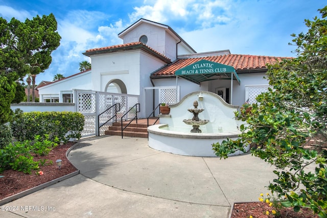 view of mediterranean / spanish home