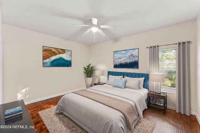 bedroom featuring ceiling fan