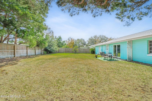 view of yard with a patio