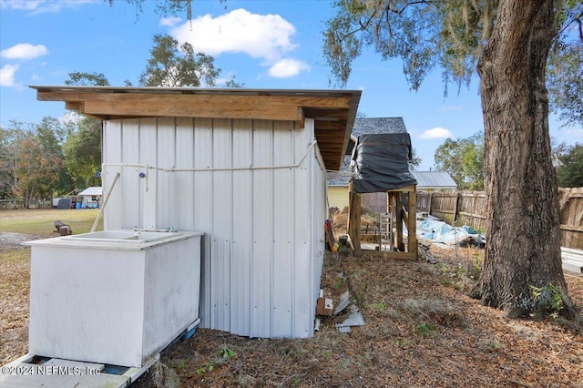 view of outbuilding