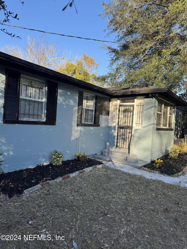 view of front of property