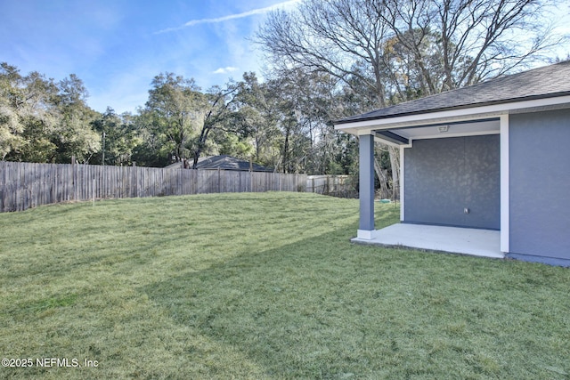 view of yard featuring a patio